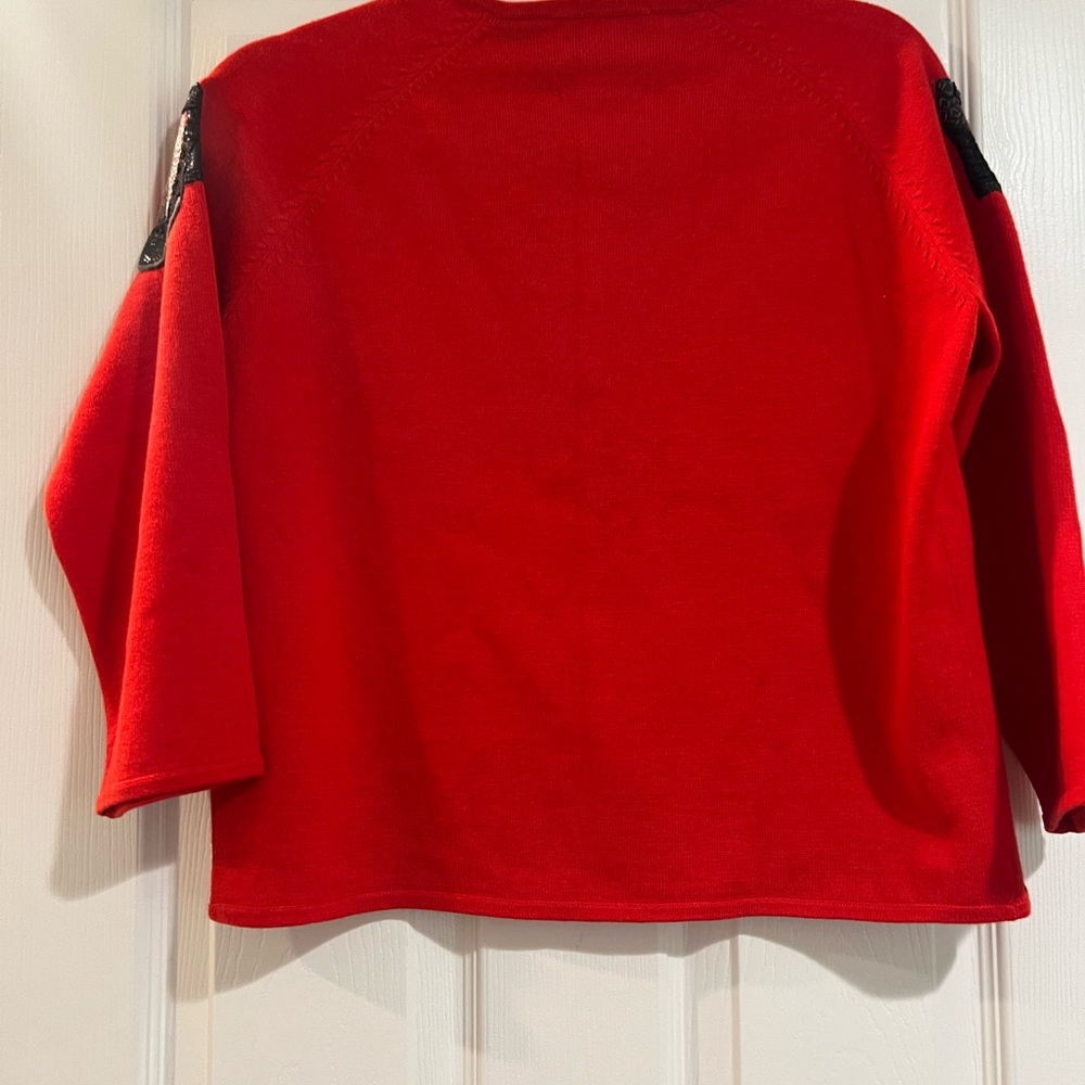 Michael Simon Vibrant Red Knit with Appliqué - Picture 9 of 9